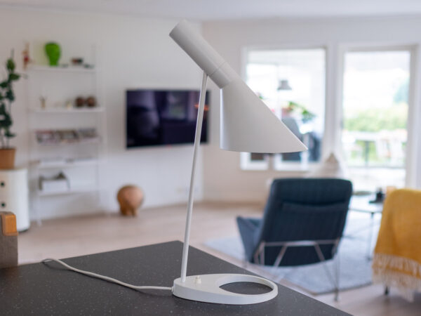 Louis Poulsen AJ bordslampa