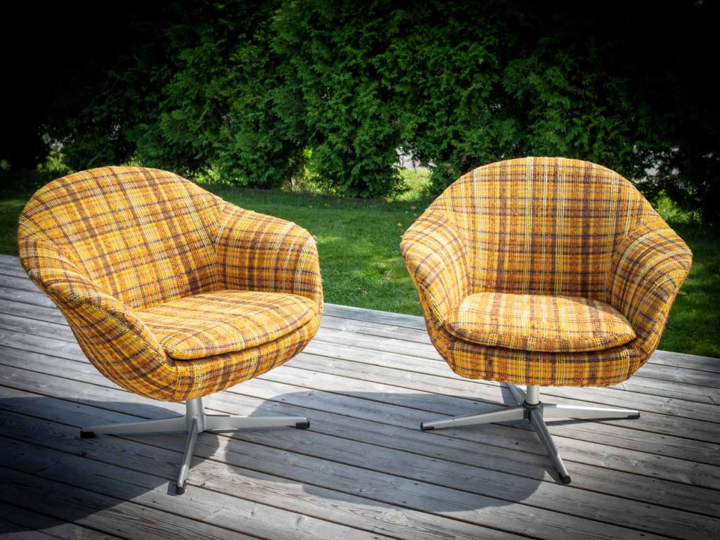Ett par coola retrofåtöljer