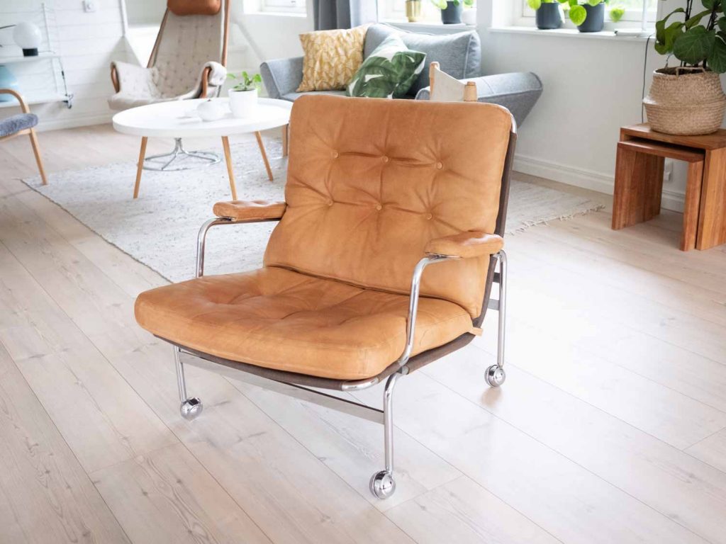 Fåtöljen Karin, design: Bruno Mathsson