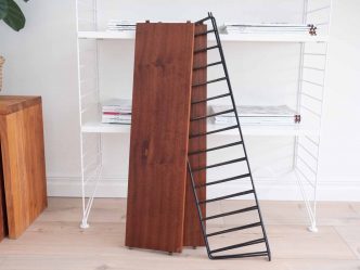 Stringhylla i teak