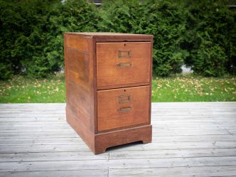 Arkivskåp i teak från 1906