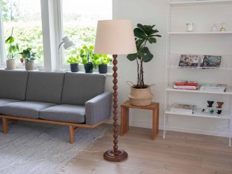 Golvlampa i retrostil
