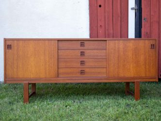 Klassiskt sideboard i teak