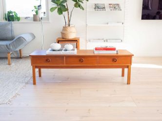 Mindre sideboard i teak