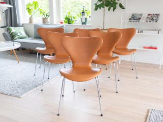 Fritz Hansen Sjuan skinnklädda