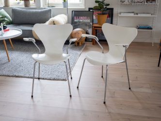 Fritz Hansen Sjuan med karm Finns 4st