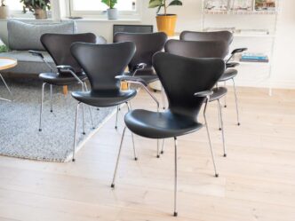 Fritz Hansen Sjuan Karm Helklädd Läder