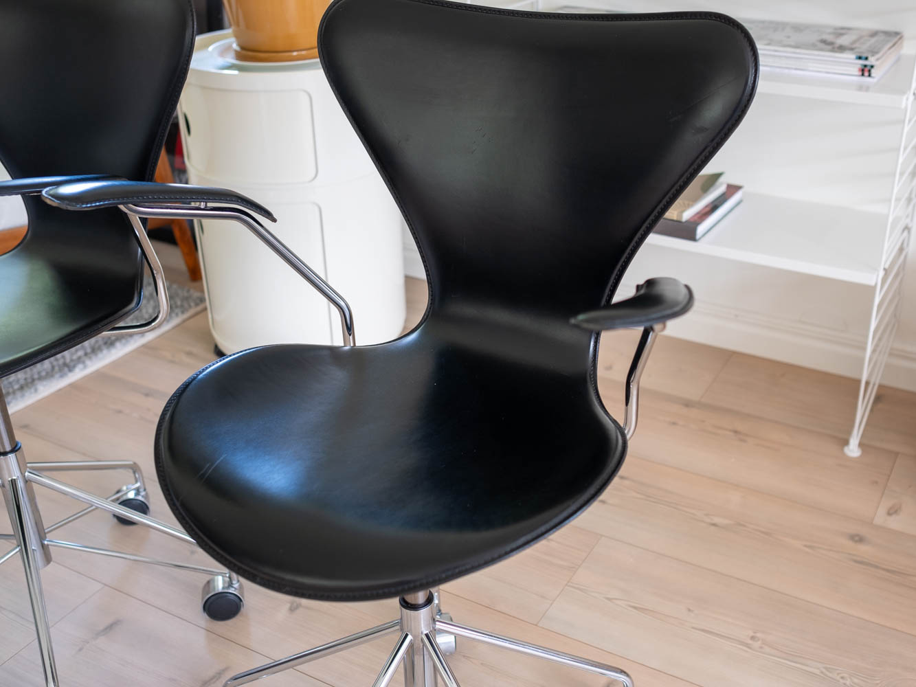 Fritz Hansen Sjuan Kontorsstol Helläder 7 Fritz Hansen Sjuan Kontorsstol Helläder - Bild 7