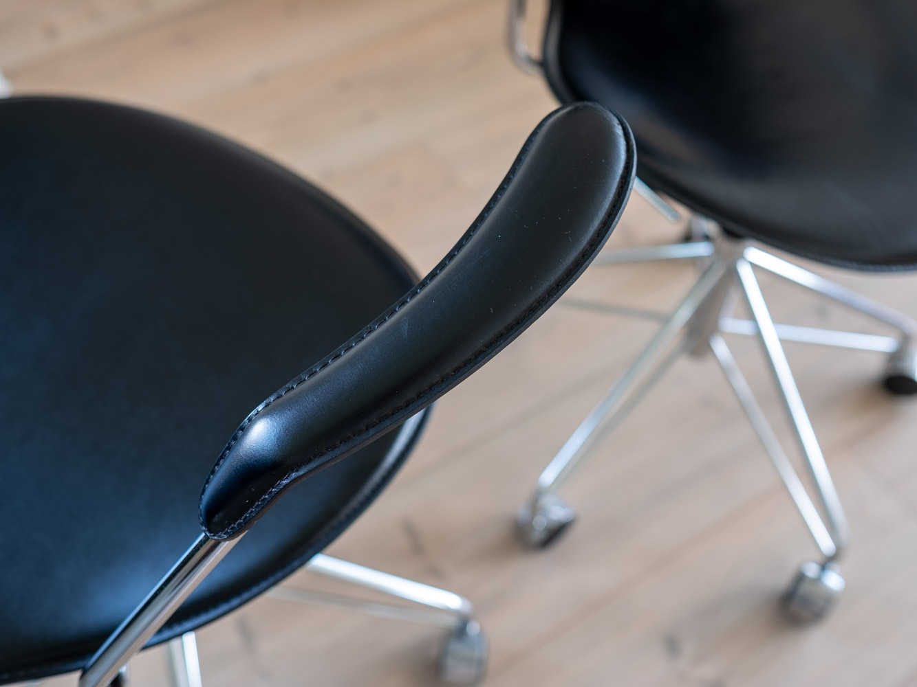 Fritz Hansen Sjuan Kontorsstol Helläder 5 Fritz Hansen Sjuan Kontorsstol Helläder - Bild 5