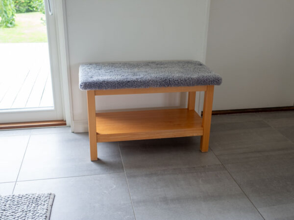 Sittbänk med fårskinn - Bild 6