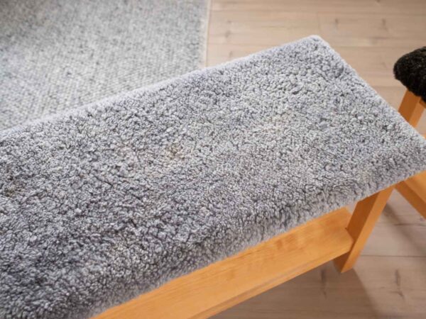 Sittbänk med fårskinn - Bild 3