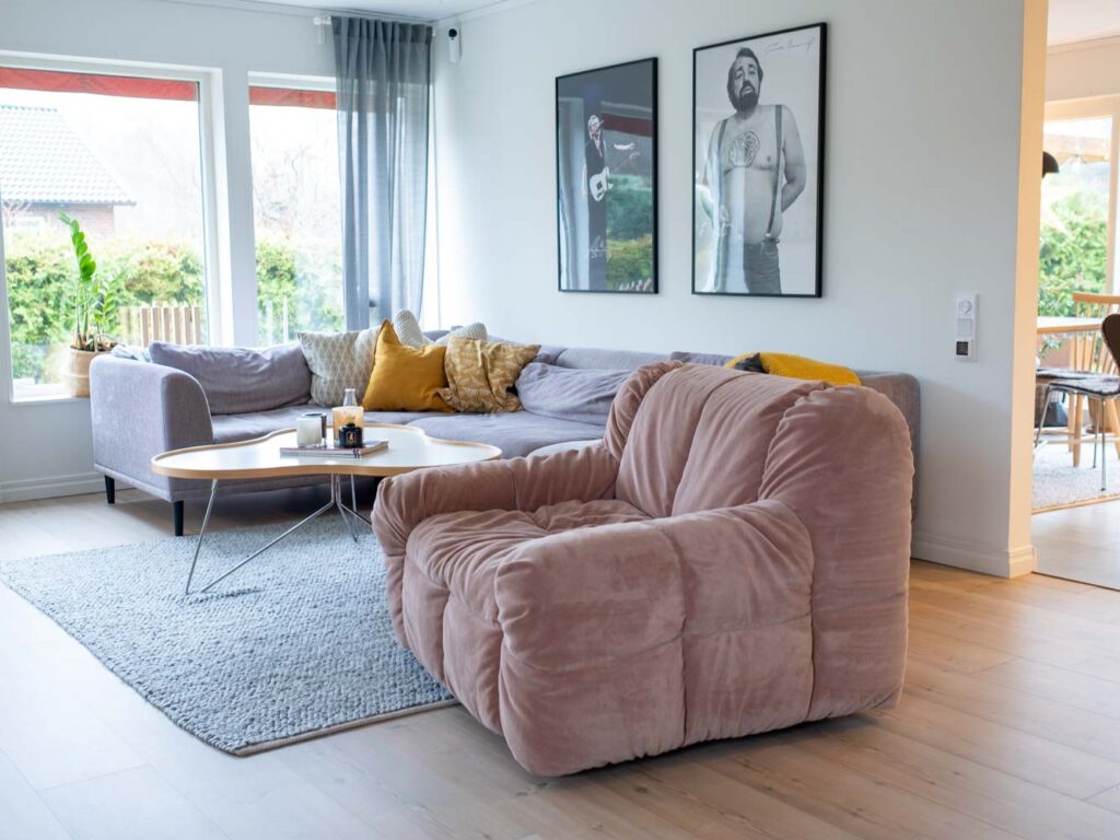 Artflex Strips 77 Armchair