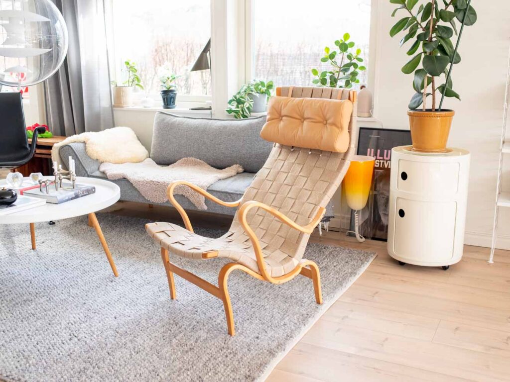 Pernilla 2 Bruno Mathsson Mi 477