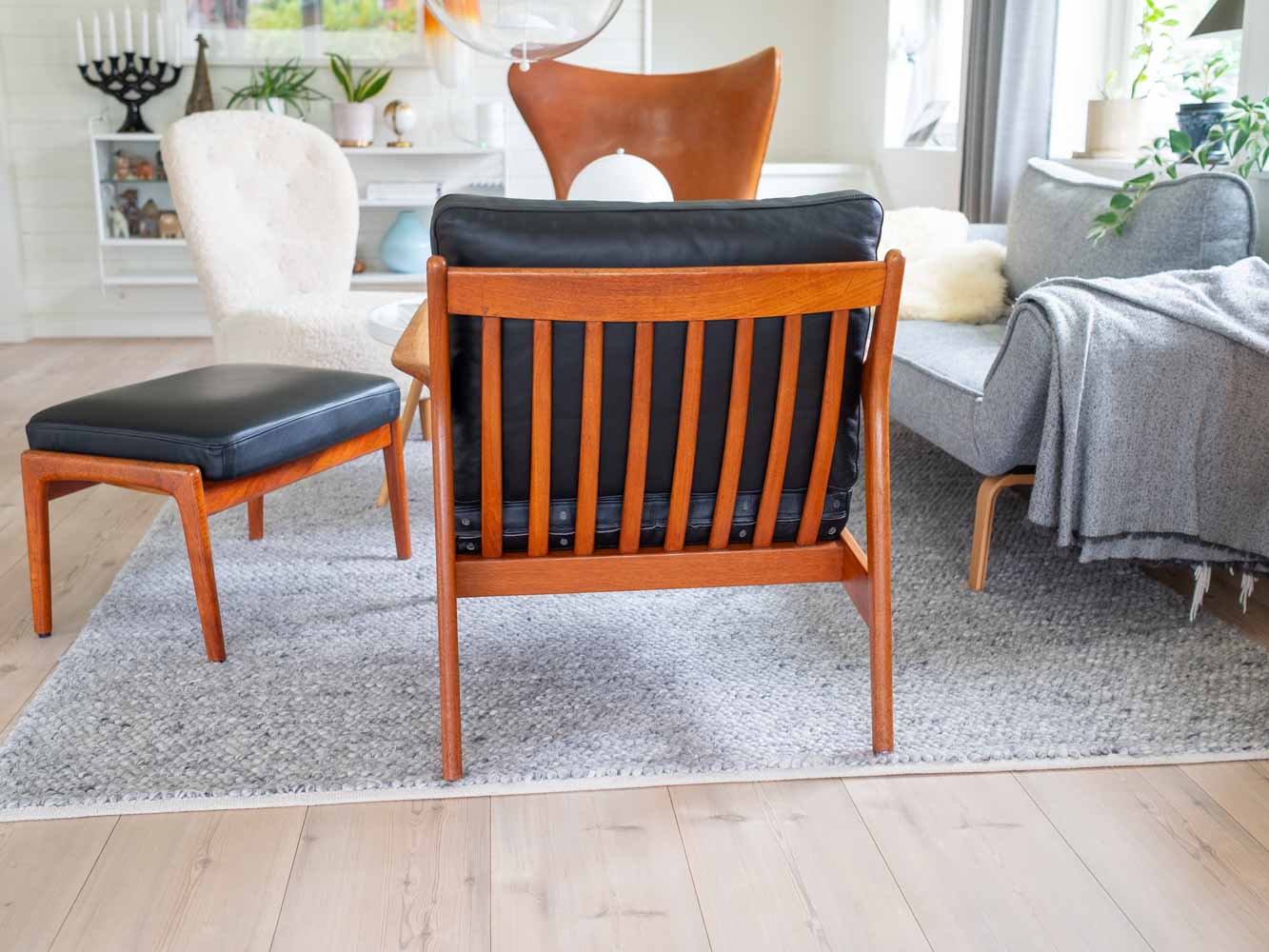 USA75 med fotpall av Folke Ohlsson för DUX 7 USA75 med fotpall av Folke Ohlsson för DUX - Bild 7