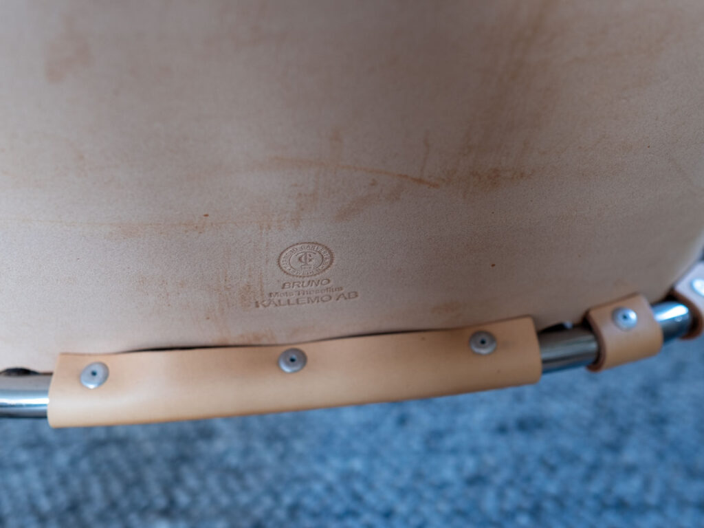 Fåtölj Bruno Design Mats Theselius — Reprobruket