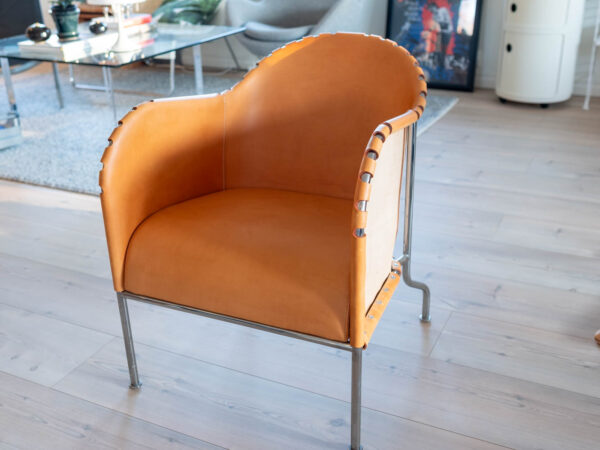 Fåtölj Bruno Design Mats Theselius — Reprobruket